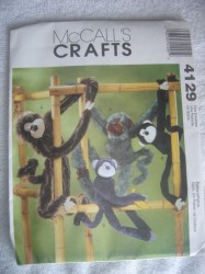 4129 PLUSH FURRY 24 IN 36 IN HANGING MONKEYS PATTERN